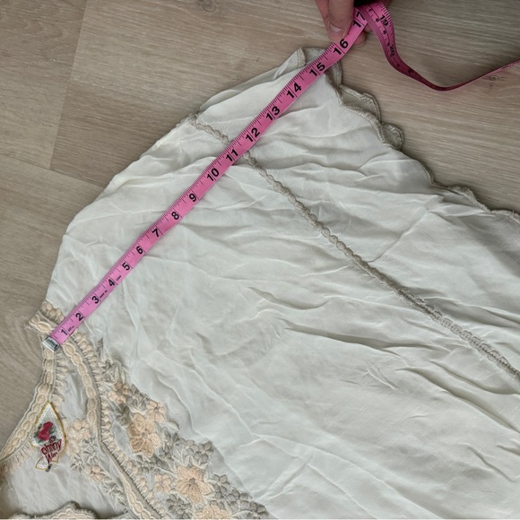 Johnny Was Cream Embroidered Top - Picture 5 of 5